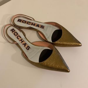 Rochas gold flat